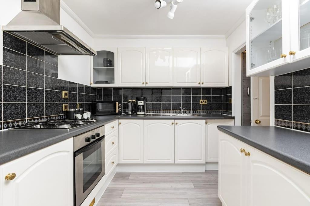 One Bedroom Duplex Apartment Located In Cowley. Oxford Bagian luar foto