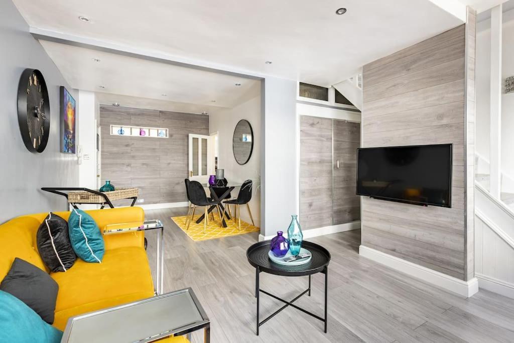 One Bedroom Duplex Apartment Located In Cowley. Oxford Bagian luar foto