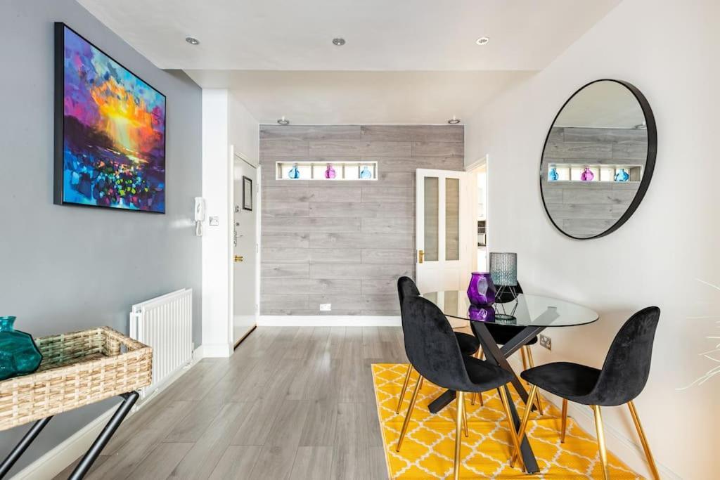 One Bedroom Duplex Apartment Located In Cowley. Oxford Bagian luar foto