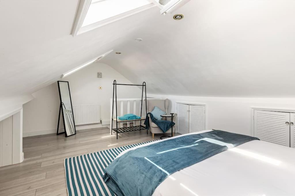 One Bedroom Duplex Apartment Located In Cowley. Oxford Bagian luar foto