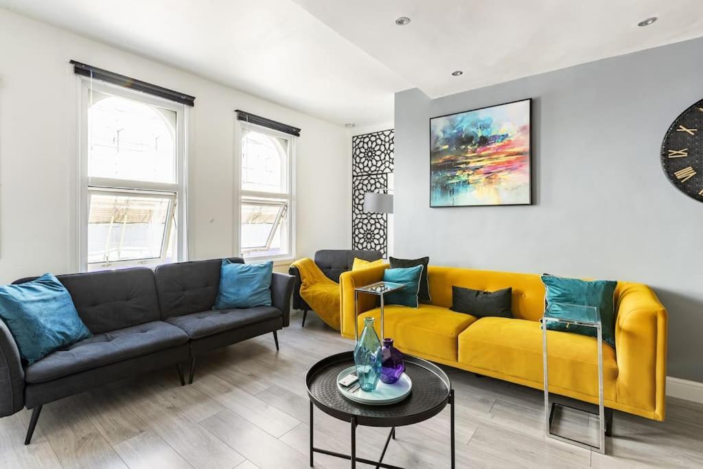 One Bedroom Duplex Apartment Located In Cowley. Oxford Bagian luar foto